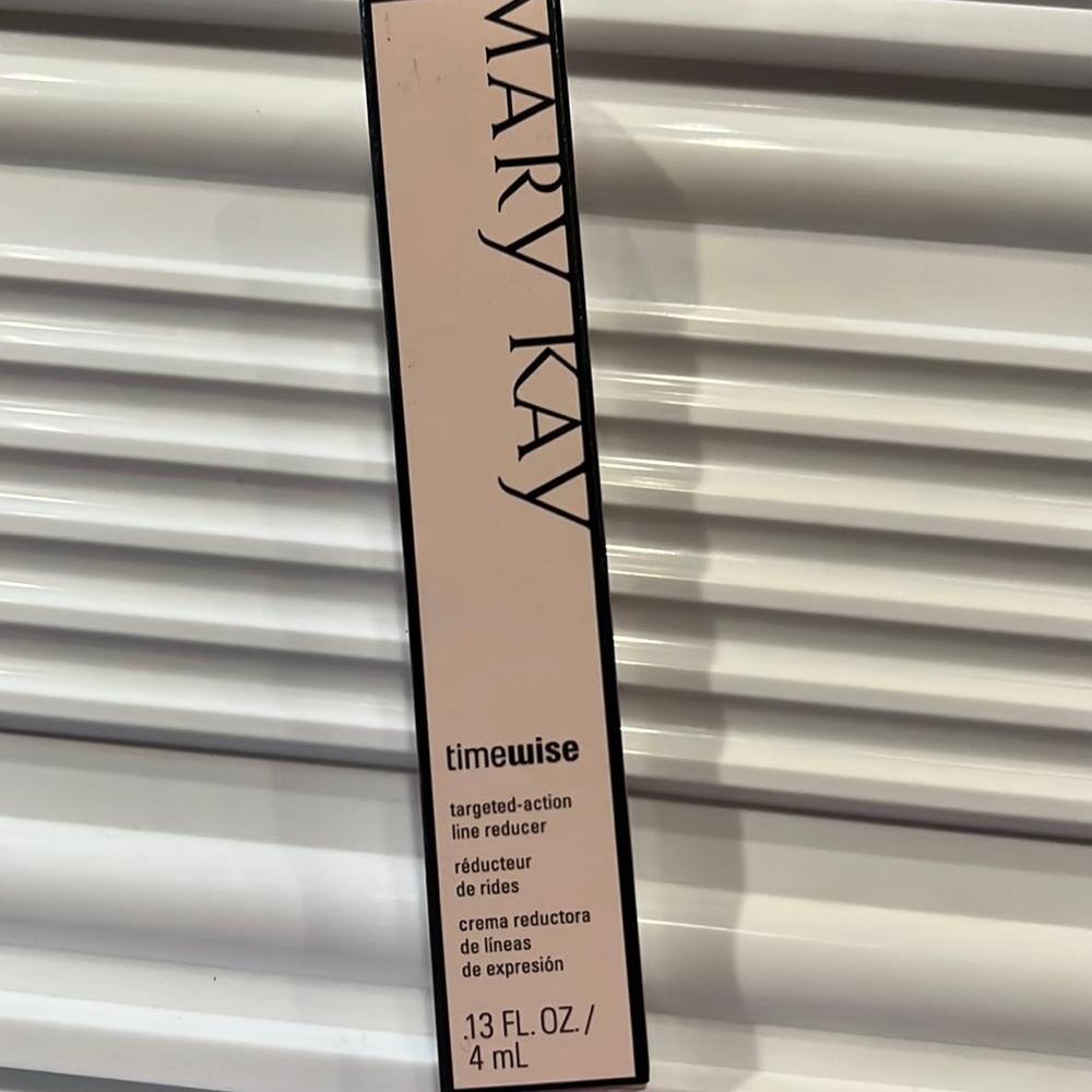 Mary kay targeted action line reducer dry to oily skin